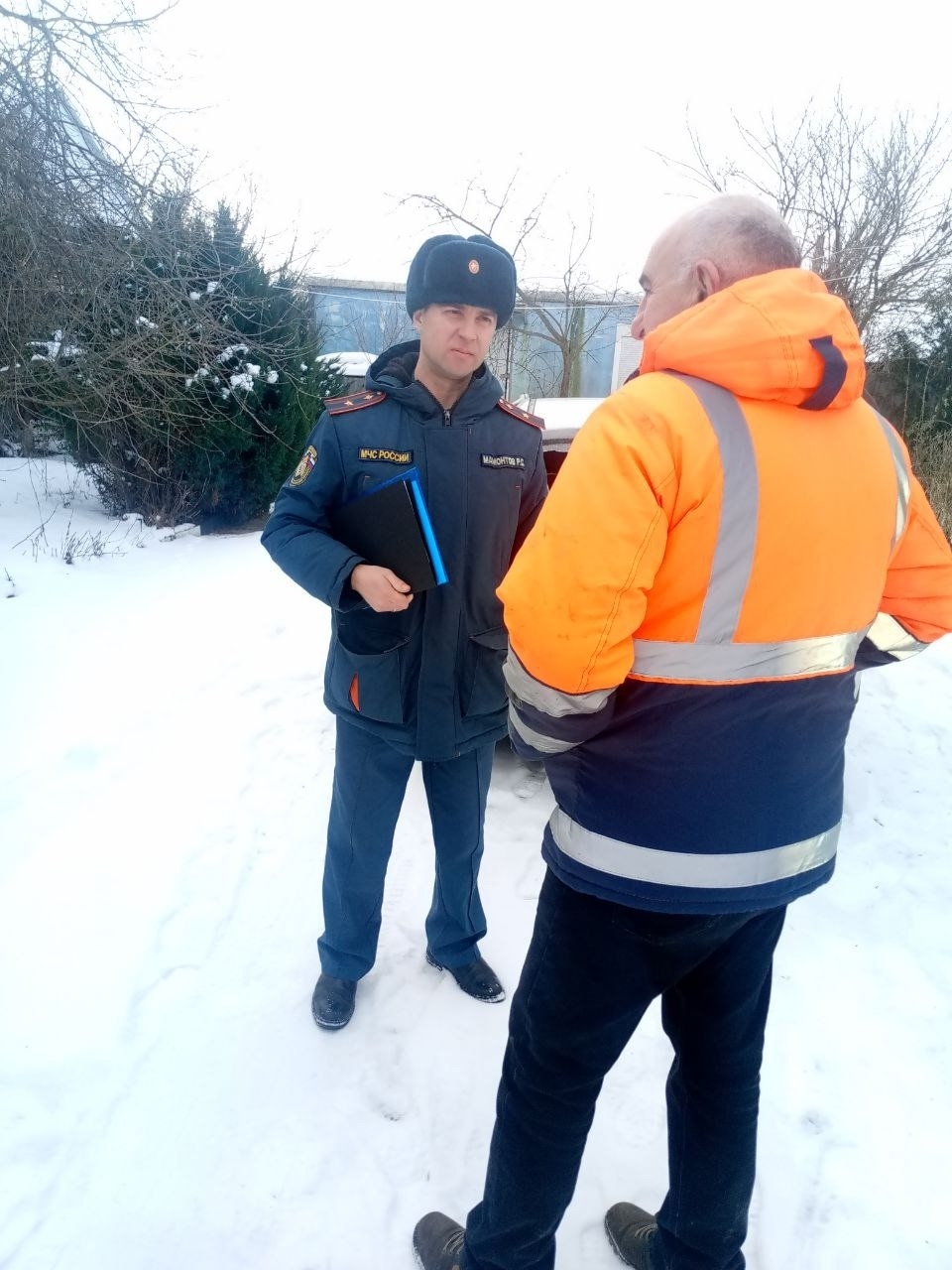 Сотрудники МЧС Курского района усиливают профилактику пожаров